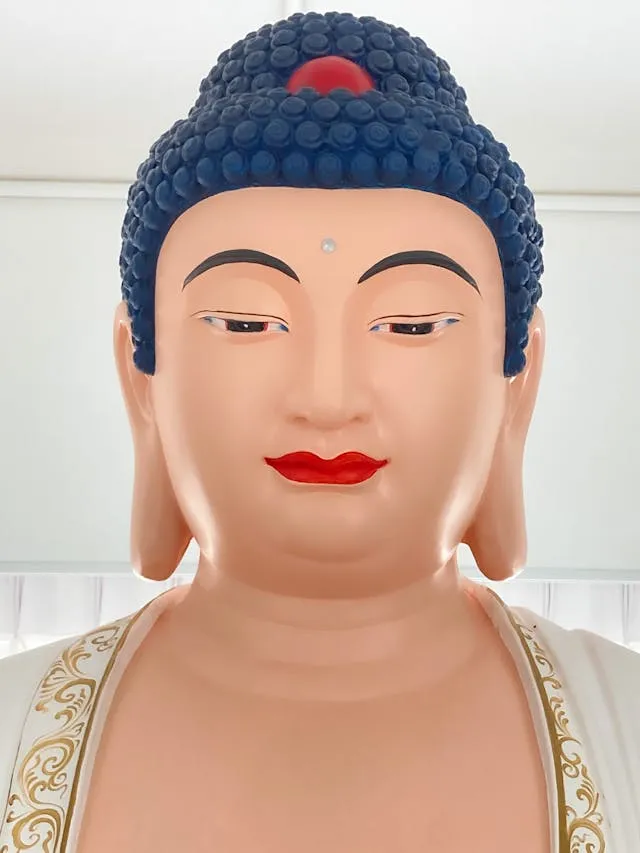 You are currently viewing Namo Amitabha: Embracing Infinite Light and Life