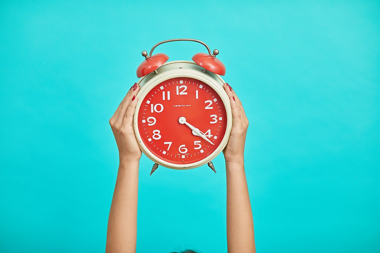 You are currently viewing How to Stop Wasting Time: 9 Proven Psychological Tactics