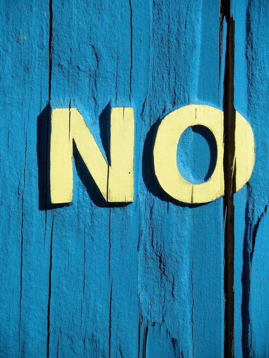 You are currently viewing How to Deal with Rejection Without Losing Confidence (Psychology Guide)
